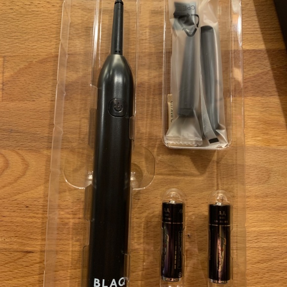 Blaq battery powered toothbrush - Picture 3 of 3